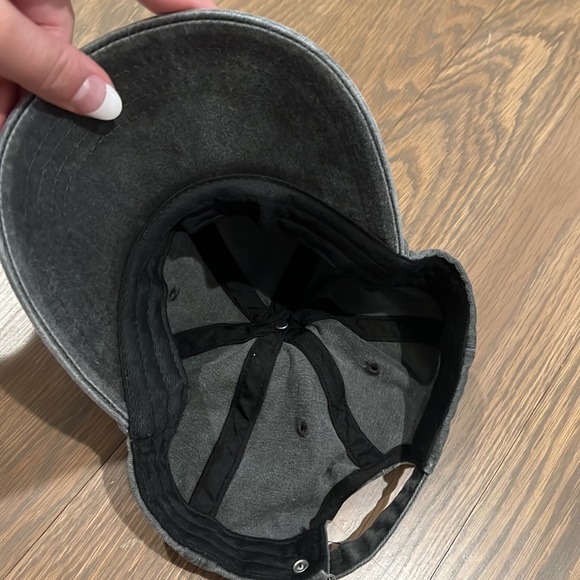 Rustic Grey Hat - Picture 5 of 5